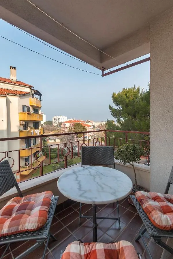 Sisplac Apartment Pola 0*,  Croazia
