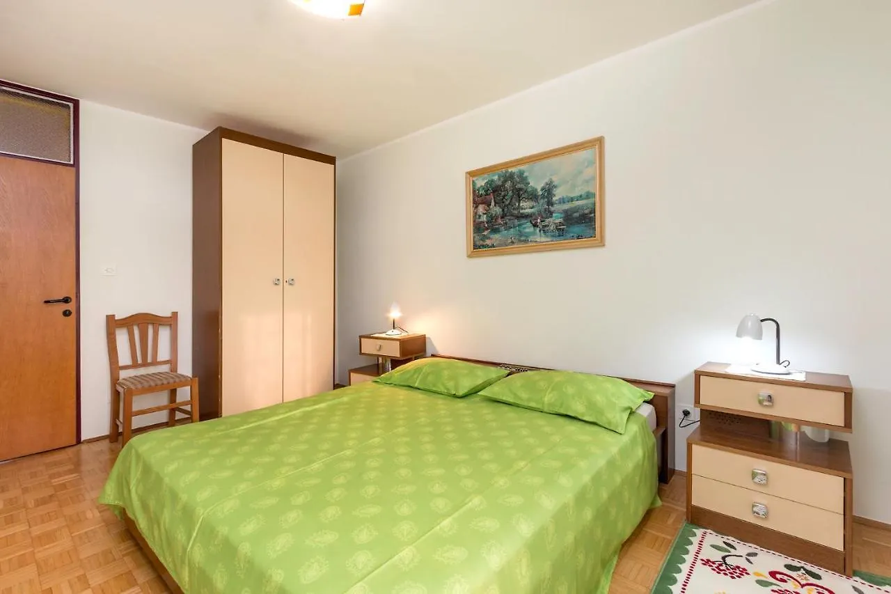 Sisplac Apartment Pola 0*,